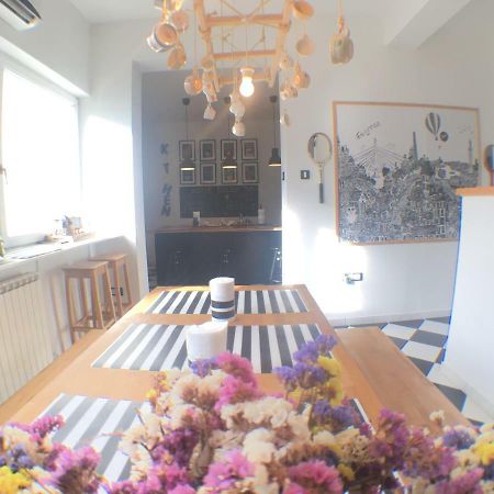 White Owl Hostel Belgrado Buitenkant foto