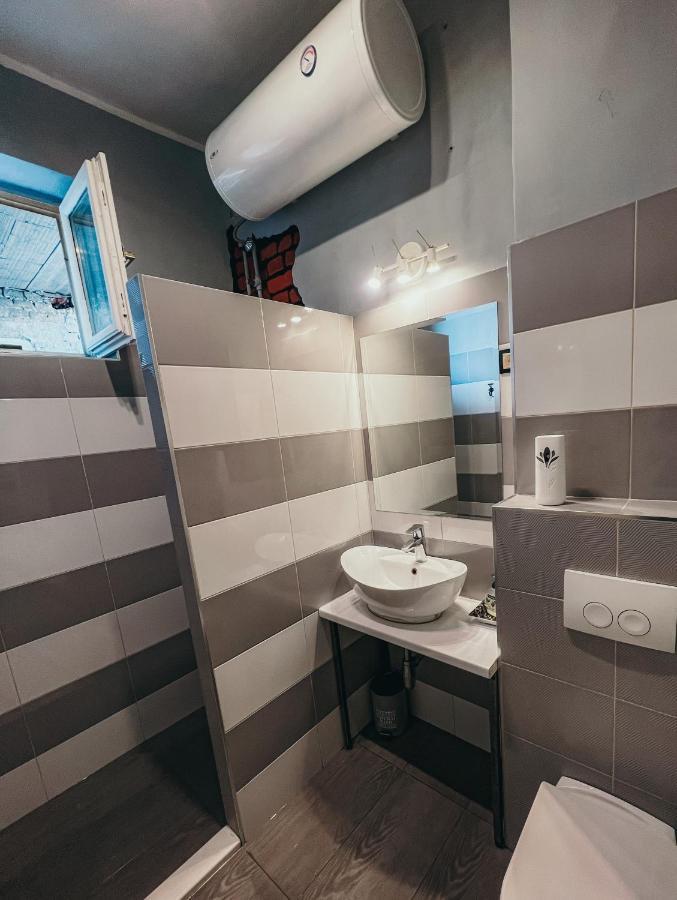 White Owl Hostel Belgrado Buitenkant foto