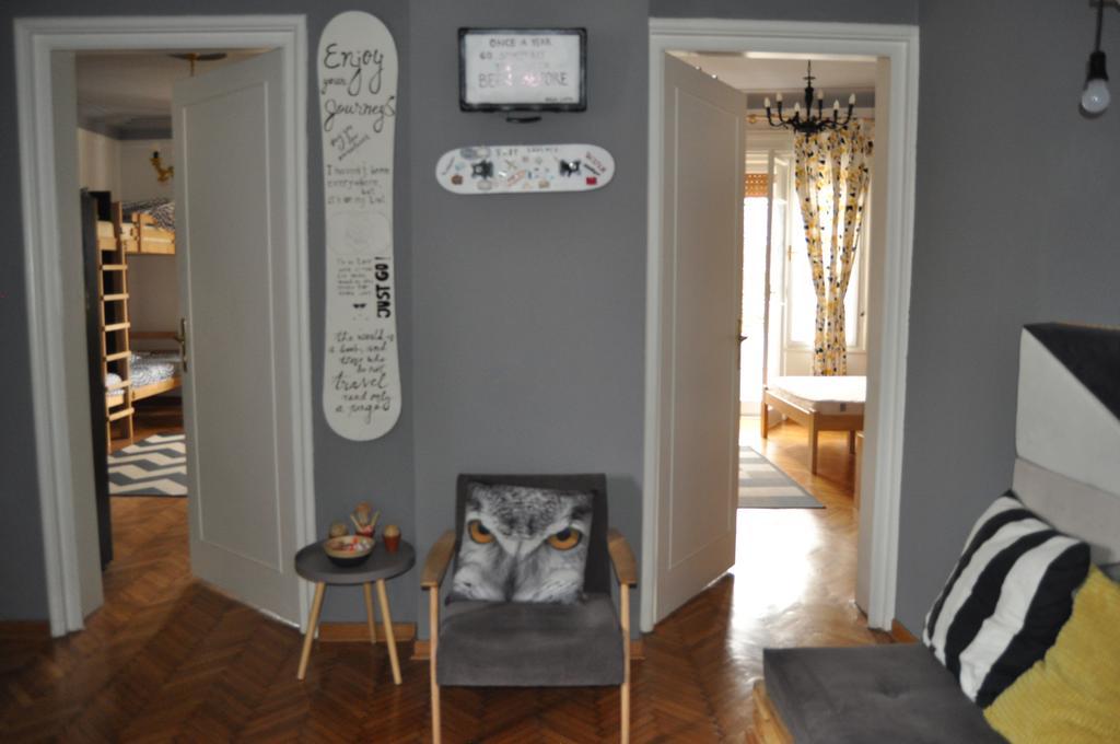 White Owl Hostel Belgrado Buitenkant foto