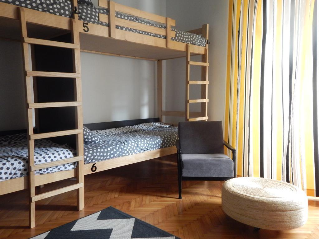 White Owl Hostel Belgrado Buitenkant foto